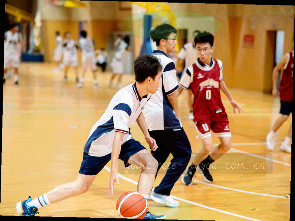 场馆平面与时段网格，荧光点标出可用时段
